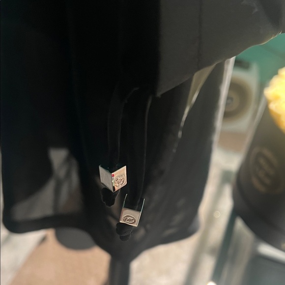 MICHAEL Michael Kors Black Cold Shoulder Blouse - Picture 8 of 9